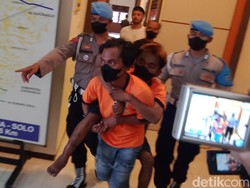 Bobol Konter, 2 Maling di Klaten Nekat Panjat Pohon