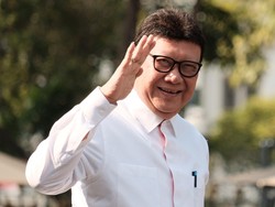 FX Rudy Kenang Salaman Terakhir dengan Tjahjo Kumolo Disertai Cium Tangan