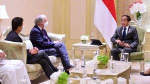 Momen Jokowi Ngobrol Bareng Pengusaha Uni Emirat Arab