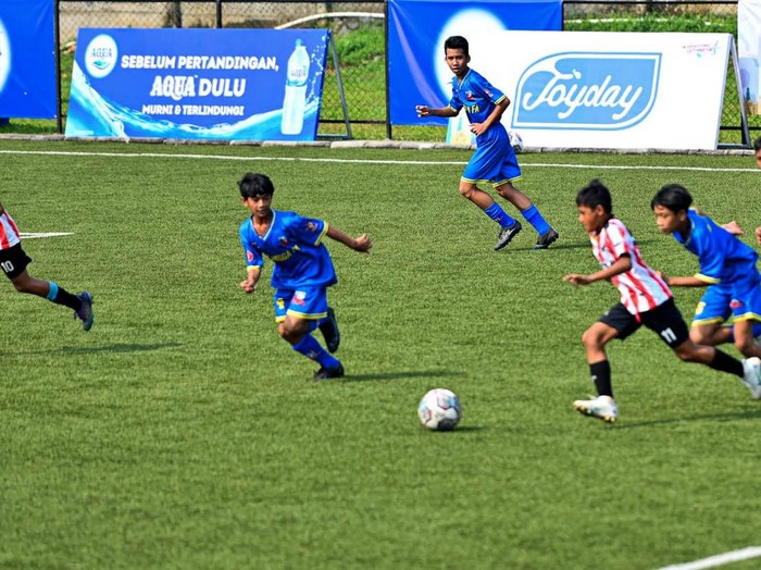 Garuda Internasional Cup ke-2 digelar di Sentul, Bogor, Jawa Barat, Jumat (1/7/2022). Sejumlah peserta pesepakbola muda tampak bersemangat dan ceria.