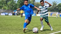 Mereka tampak antusias mengikuti jalannya pertandingan secara fair play.