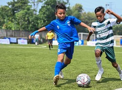 Mereka tampak antusias mengikuti jalannya pertandingan secara fair play.
