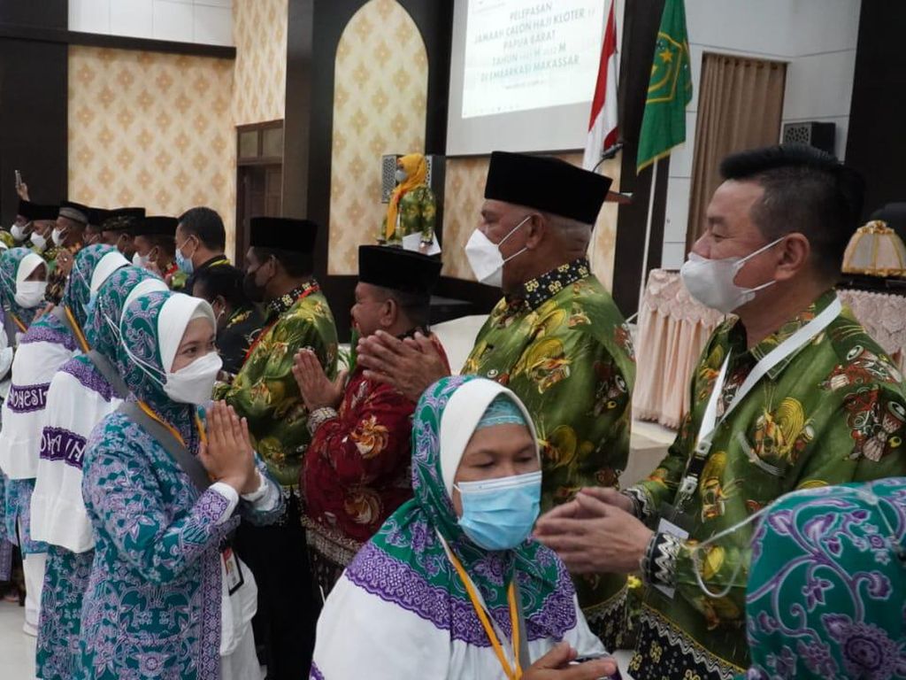 322 Calon Haji asal Papua Barat Diberangkatkan dari Embarkasi Makassar