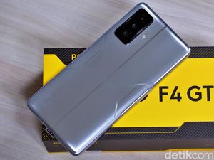 Unboxing Poco F4 GT, HP Gahar Harga Rp 9 Juta