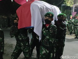Kedatangan Jenazah Pratu Beryl Disambut Pecah Tangis Ibunda