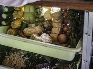 Di Bandung Bisa Jajan Gado-gado Legendaris di 5 Tempat Ini