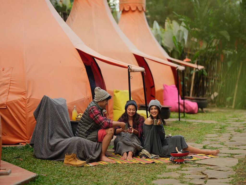 5 Rekomendasi Tempat Camping di Bandung, Pas untuk Healing! 5 Rekomendasi Tempat Camping di Bandung, Pas untuk Healing!