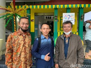 Usai Rapat Disdik DKI, Warga Terhalang Tembok SMKN 69: Kita Diminta Sabar Usai Rapat Disdik DKI, Warga Terhalang Tembok SMKN 69: Kita Diminta Sabar