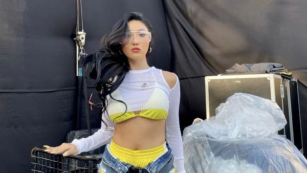 Gaya Seksi 9 Artis Korea yang Tampil Basah-basahan di Waterbomb Festival 2022