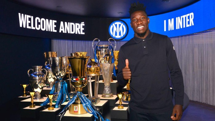 MILAN, ITALY - MAY 24: Andrè Onana of FC Internazionale poses for a picture at FC Internazionale Headquarters on May 24, 2022 in Milan, Italy. (Photo by Mattia Pistoia - Inter/Inter via Getty Images)