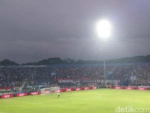 Kalahkan Barito Lewat Drama Adu Penalti, Arema ke Semifinal Piala Presiden Kalahkan Barito Lewat Drama Adu Penalti, Arema ke Semifinal Piala Presiden