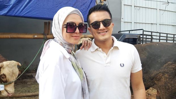 Delia eks Ecoutez dan Ade