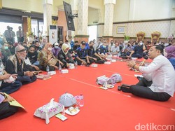 Warga Sambat, Wali Kota Eri Target Pelayanan Tuntas Hitungan Menit