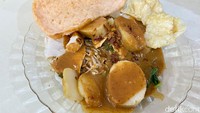 Resep Gado-Gado Jakarta Siram Saus Kacang yang Kental Gurih
