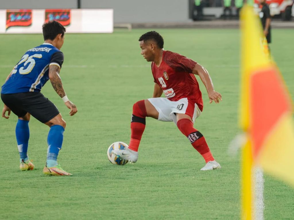 Bela Bali United, Eber Bessa Ungkap Tipikal Permainan di Indonesia