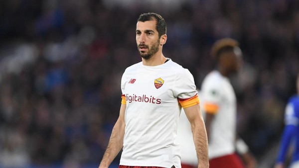 Henrikh Mkhitaryan of AS Roma during the UEFA Europa Conference League Semi Final 1st Leg between Leicester City and AS Roma at the King Power Stadium, Leicester on Thursday 28th April 2022.  (Photo by Jon Hobley/MI News/NurPhoto via Getty Images)