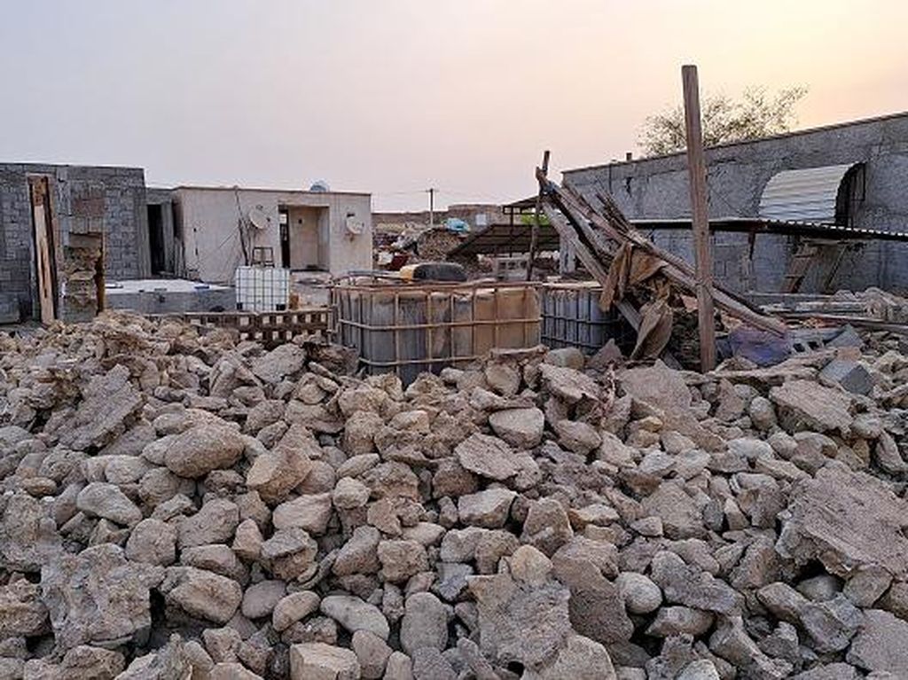 Penampakan Iran Diguncang Gempa M 6,3, Lima Orang Tewas