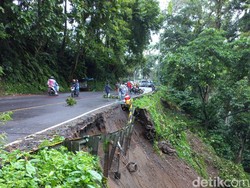 Jalur Gumitir Banyuwangi-Jember Longsor, Polisi Terapkan Buka Tutup Jalan