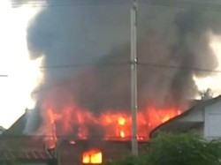 Kebakaran di Polman Hanguskan Rumah Usaha Konveksi, Tak ada Korban Jiwa