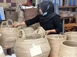 Keren! Kerajinan Mendong Khas Tasik Tembus Pasar Amerika hingga Korea