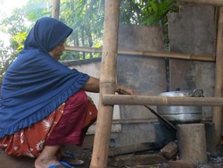Kisah Prihatin Nenek Penjual Pecel yang Tak Diakui Anaknya, Mari Bantu
