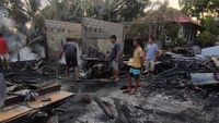 Puing-puing Sisa Kebakaran Gudang Kayu di Buleleng