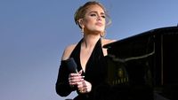 7 Gaya Elegan Adele saat Gelar Konser di London Setelah Bikin Fans Kecewa