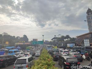 Pagi Ini, Polisi Terapkan One Way Arah Puncak Bogor Pagi Ini, Polisi Terapkan One Way Arah Puncak Bogor