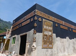 Unik! Masjid di Bandung Barat Ini Desainnya Mirip Kabah
