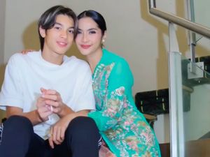Maudy Koesnaedi Ayu Berkebaya Minang, Foto Sama Anak Dipuji Bak Kakak-Adik Maudy Koesnaedi Ayu Berkebaya Minang, Foto Sama Anak Dipuji Bak Kakak-Adik