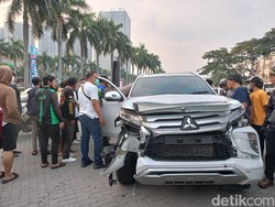 Pajero Tabrak Pesepeda, Alphard, dan Tiang Lampu di PIK 2