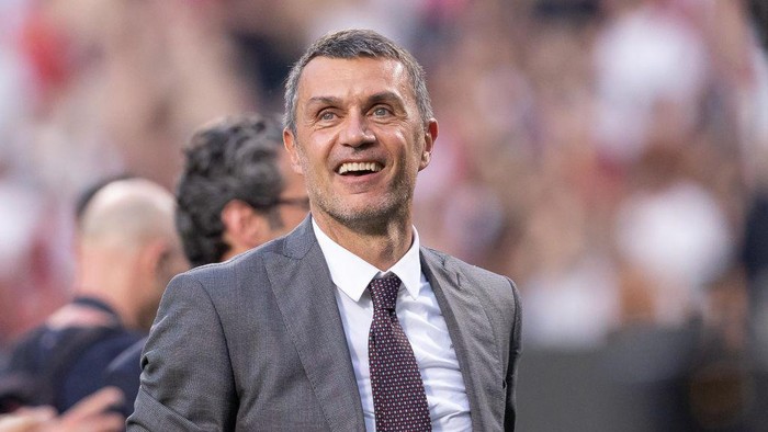 REGGIO NELLEMILIA, ITALY - MAY 22: Paolo Maldini of AC Milan smiles during the Serie A match between US Sassuolo and AC Milan at Mapei Stadium - Citta del Tricolore on May 22, 2022 in Reggio nellEmilia, Italy. (Photo by AC Milan/AC Milan via Getty Images)