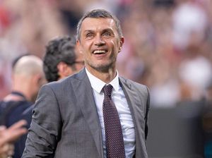 AC Milan Resmi Pertahankan Maldini dan Massara AC Milan Resmi Pertahankan Maldini dan Massara