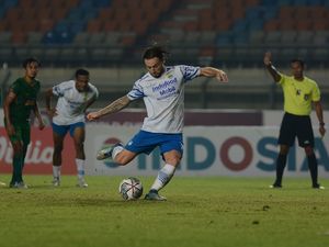 Hantu Menakutkan Bagi Persib Itu Bernama Adu Penalti