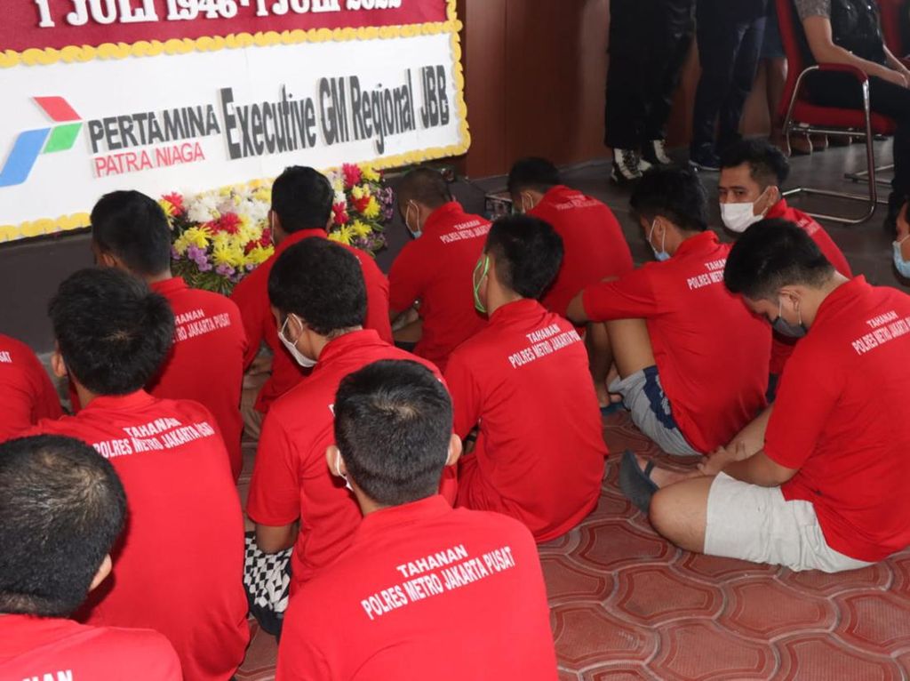 Polres Jakpus Sita Sabu 32,5 Kg Sabu Senilai Rp 48 Miliar Polres Jakpus Sita Sabu 32,5 Kg Sabu Senilai Rp 48 Miliar
