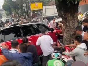 Saksi Buka Suara soal Misteri Tangan Pucat Evakuasi Mobil di Gandaria