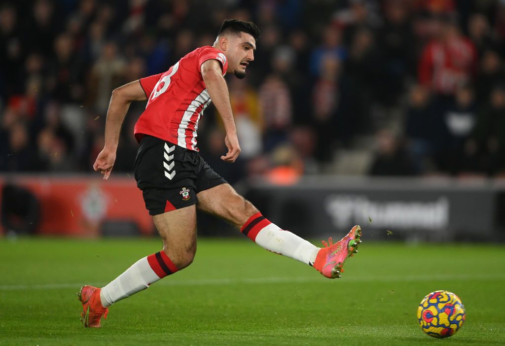 SOUTHAMPTON, ENGLAND - JANUARY 22: Armando Broja of Southampton scores a goal which is later disallowed due to offside during the Premier League match between Southampton and Manchester City at St Mary's Stadium on January 22, 2022 in Southampton, England. (Photo by Mike Hewitt/Getty Images)