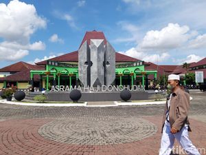 Jemaah Haji Kloter 1 Embarkasi Solo Dijadwalkan Tiba Hari Ini Jemaah Haji Kloter 1 Embarkasi Solo Dijadwalkan Tiba Hari Ini