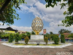 Ada Ikon Telur di Kota Tahu, Begini Sejarah Taman Endog di Sumedang