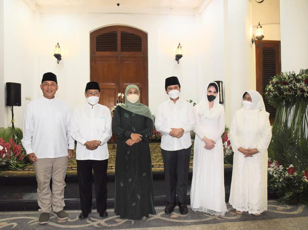 Khofifah Berhaji, Emil Dardak Jabat Plt Gubernur Jatim Khofifah Berhaji, Emil Dardak Jabat Plt Gubernur Jatim
