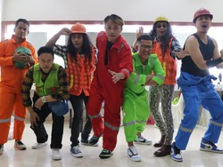 Andil Abdel Achrian dalam Single Perdana Kokom Band