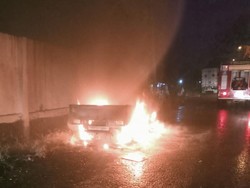 Pikap Terbakar di Jalan Raya Lingkar Demak Diduga gegara Korsleting