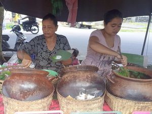 Mencicipi Bubur Sumsum Khas Bebandem, Harganya Cuma Rp 2.500! Mencicipi Bubur Sumsum Khas Bebandem, Harganya Cuma Rp 2.500!