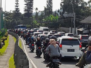 One Way Masih Berlaku di Puncak Bogor, Lalin Arah Jakarta Padat