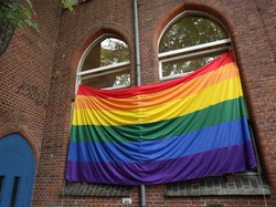 Dua Perempuan Iran Dihukum Mati karena Kampanye LGBT