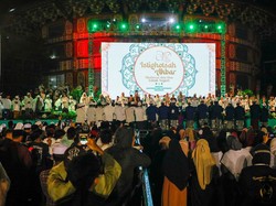 Dukung Ganjar Pranowo Jadi Presiden, Ribuan Santri & Ulama Doa Bareng