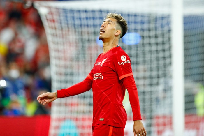 PARIS, FRANCE - MAY 28: Roberto Firmino of Liverpool FC looks dejected during the UEFA Champions League final match between Liverpool FC and Real Madrid at Stade de France on May 28, 2022 in Paris, France. (Photo by Matteo Ciambelli/vi/DeFodi Images via Getty Images)