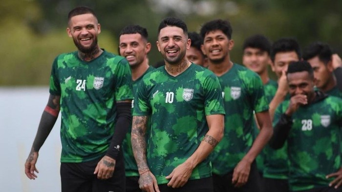 Tim Borneo FC Latihan jelang Menghadapi PSM Makassar