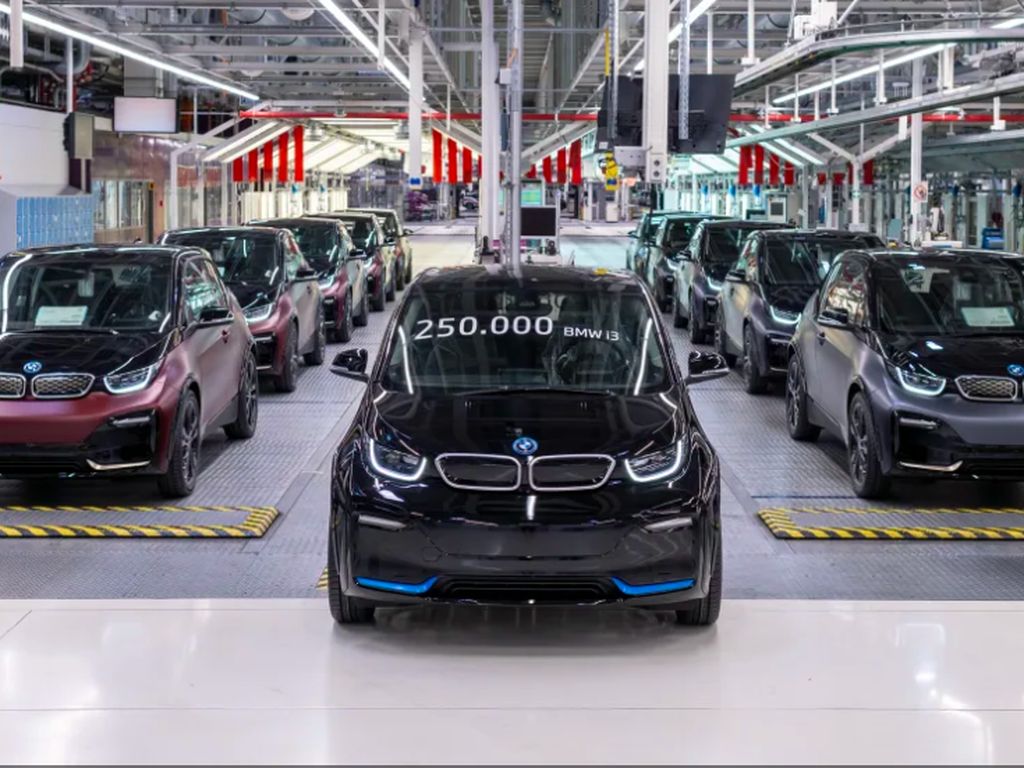 BMW Siapkan Edisi Spesial di Ujung Karier Mobil Listrik i3