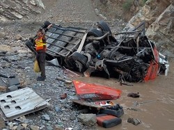 Bus Jatuh dari Jembatan di Pakistan, 41 Orang Tewas